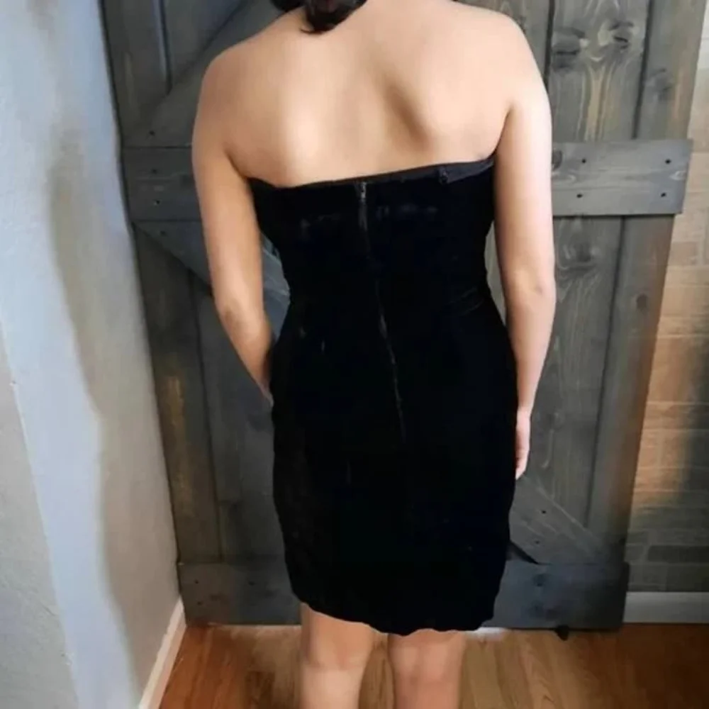 Vintage 90s Roberta Strapless Velvet Mini Dress 7/8 - Picture 3 of 5